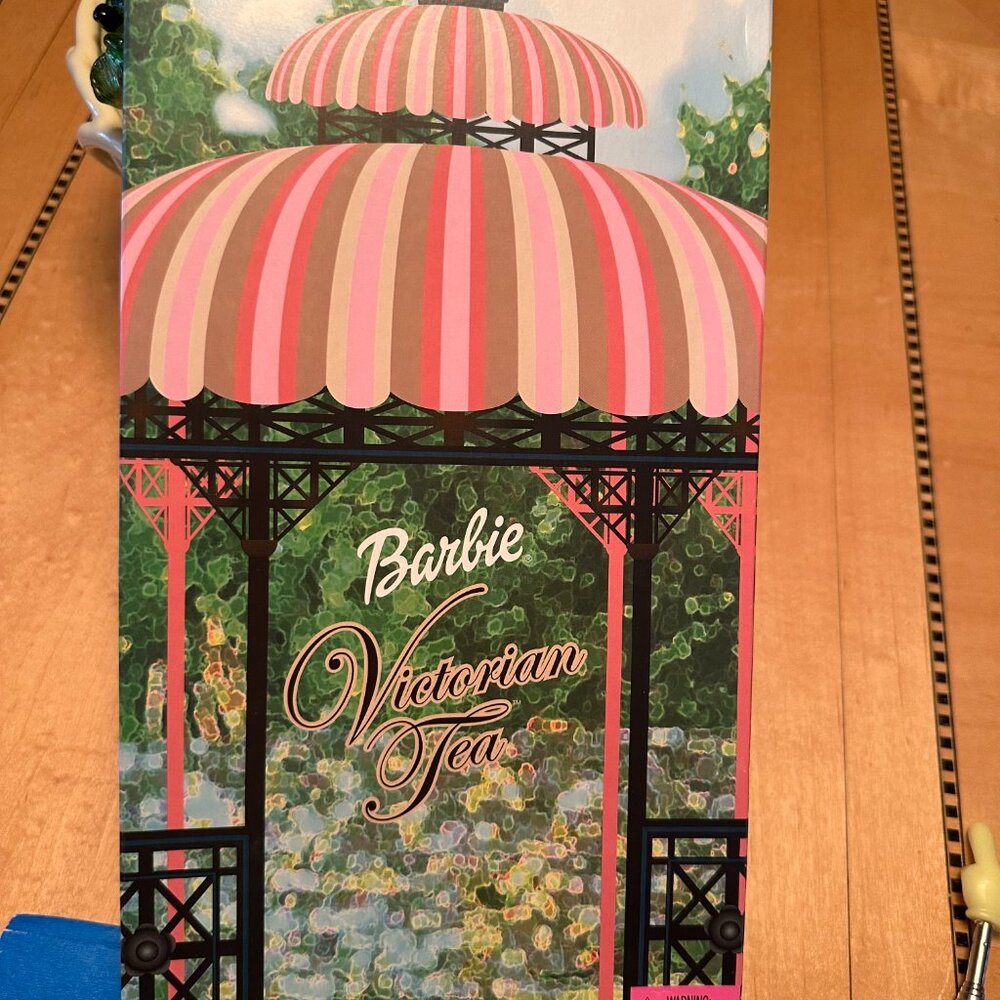 2002 Victorian Tea Barbie doll - Picture 8 of 8